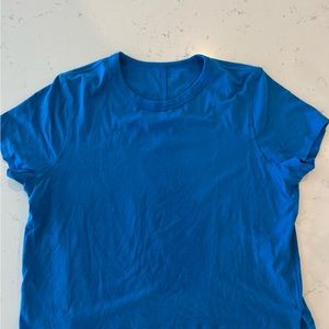 Cropped Lululemon Tshirt